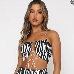 ✨3/$10✨ White Fox Zebra Print Strappy Top